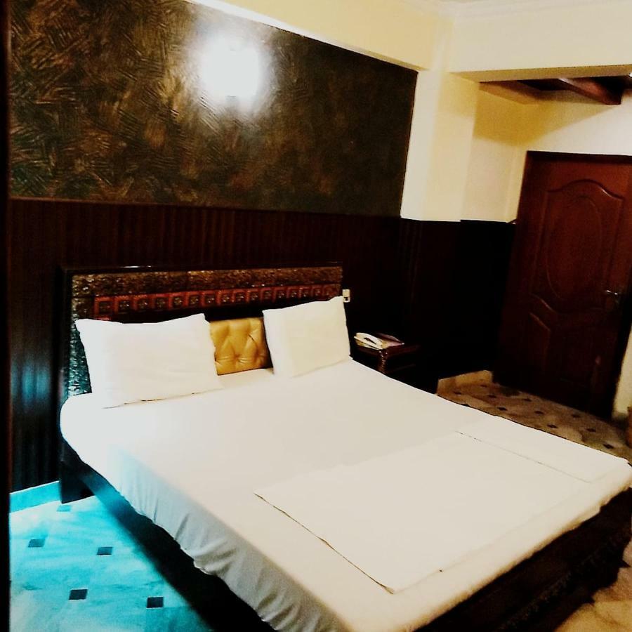 Ballagio Isb Hotel Islamabad Buitenkant foto